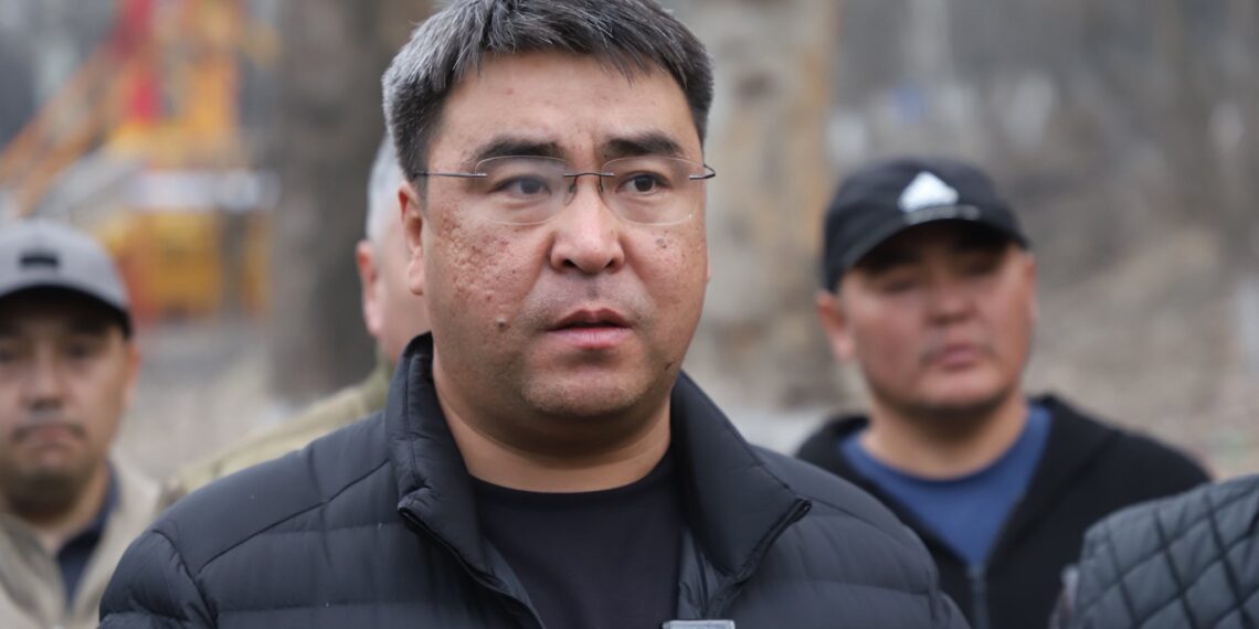 Ошто эски “Келечек” базары жабылып, соодагерлерди көчүрүү иштери башталды