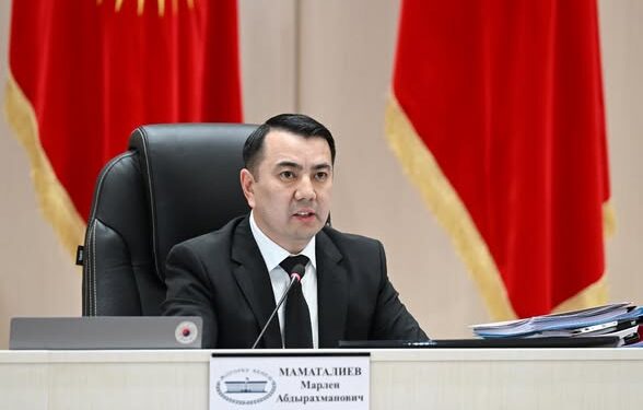 Депутаттардын айлыгы канча? Парламенттин спикери түшүндүрмө берди