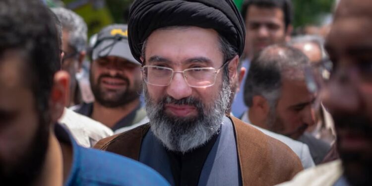 Аятолла Али Хаменеинин уулу Ирандын жогорку лидери болуп шайланды