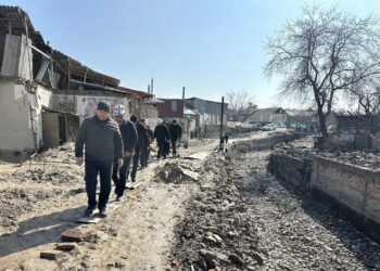 Мэр Акаев адам өмүрүнө кооптуу канал жээктерин тосуу тапшырмасын берди