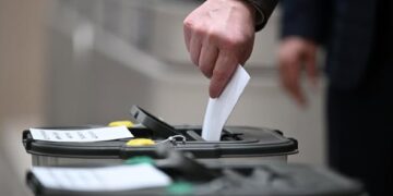 Жогорку Кеңештин тармактык комитеттеринин төрагалары жана орун басарлары шайланды