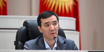 Депутат Алиев: «Бүгүн айрым эркектер ата болгонуна карабай, балдарды тарбиялоого тийиштүү деңгээлде катышпай жатат»