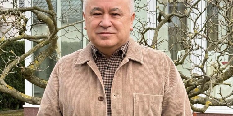 Текебаев: «Эл «булар дагы эмнени баштаганы жатышат?» деп ойлобойбу?» деп күмөн санадым»