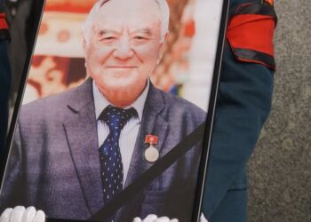 Кыргыз эл жазуучусу Кеңеш Жусупов акыркы сапарга узатылды