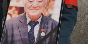 Кыргыз эл жазуучусу Кеңеш Жусупов акыркы сапарга узатылды