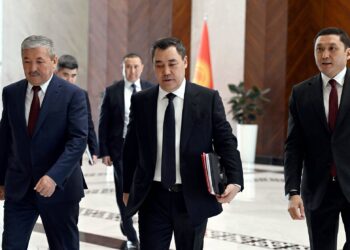 Садыр Жапаров Коопсуздук кеңешинин мүчөлөрү менен жумушчу кеңешме өткөрдү