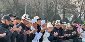 Президент Садыр Жапаров Айт намазга катышты