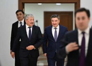 Минкаб төрагасы Казакстанга жумуш сапары менен барат