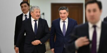 Минкаб төрагасы Казакстанга жумуш сапары менен барат