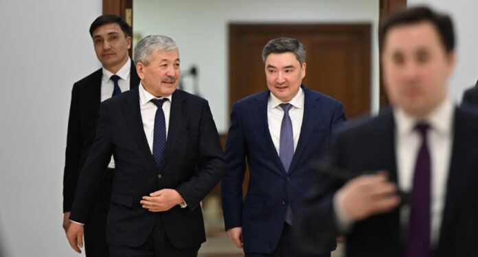 Минкаб төрагасы Казакстанга жумуш сапары менен барат