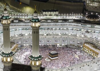 Кыргызстандык зыяратчылардын алгачкы тобу 11-майдан тарта ажылыкка аттанат