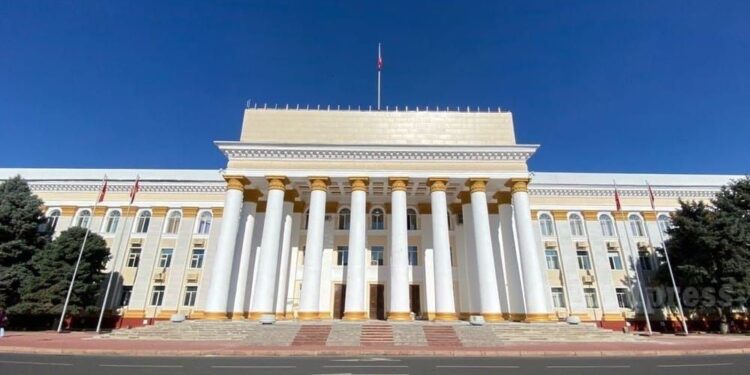 Кыргыз Республикасы Жакынкы Чыгыштагы ок атышууну токтотуу боюнча макулдашуунун жетишилгенин кубаттайт