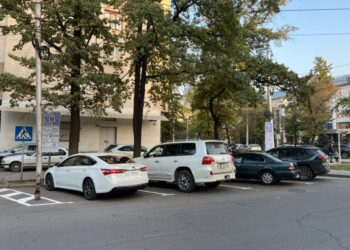 Бишкектеги муниципалдык унаа токтотуучу жайлардын тарифи жаңы система киргизилгенге чейин өзгөрүүсүз калат