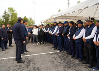 Накталай эмес төлөм, айлык акынын 30%га жогорулашы: мэр коомдук транспорттун айдоочулары менен жолугушту