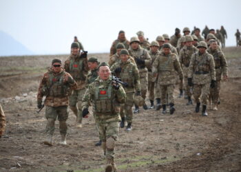 Бийик тоолуу аймактарда кызмат өтөгөн аскерлердин пенсиясын жогорулатуу демилгеси талкууланды