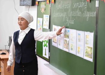 184 миңге чукул билим берүү кызматкерлеринин эмгек акысы жогорулатылды