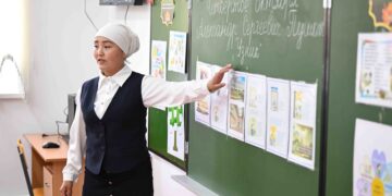 184 миңге чукул билим берүү кызматкерлеринин эмгек акысы жогорулатылды