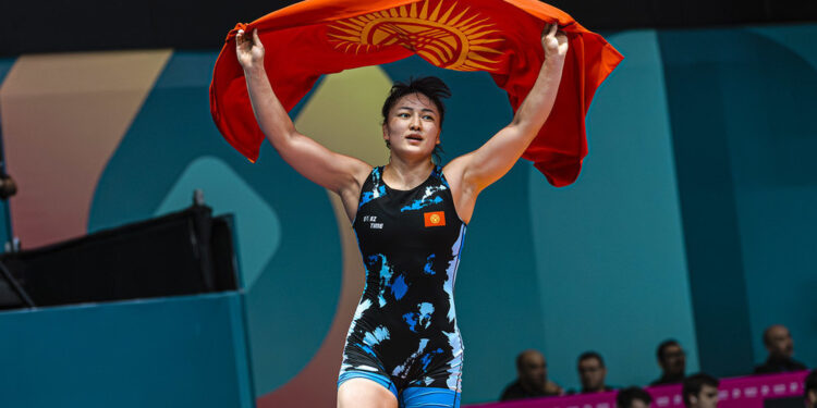 Мээрим Жуманазарова кыз-келиндер күрөшү боюнча Азиянын эки жолку чемпиону