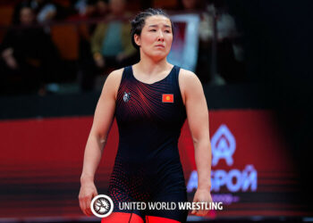 Айпери Медет кызы кыз-келиндер күрөшү боюнча Азия чемпионатында күмүш медаль алды