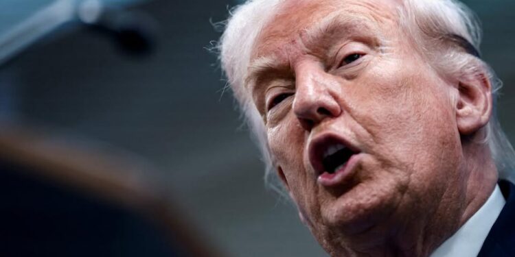 Трамп: «Эки жумага ок атууну токтотуу жана ушул мөөнөткө Ормуз кысыгын ачуу АКШ үчүн «толук жана абсолюттук жеңиш»