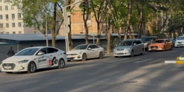 Милиция таксисттерди акыркы күндөрдү күтпөй, эрте лицензия алууга чакырды