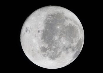 NASA Айдын Жерден көрүнбөгөн арткы тарабын көрсөттү