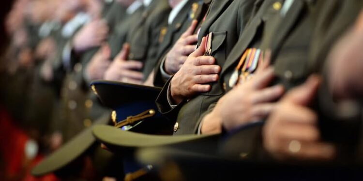 УКМКнын 3 кызматкери кармалды