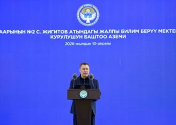 Садыр Жапаров: «Ошто 16 мектепте 3 смен, ал эми 51 мектепте 2 смен менен окушат»