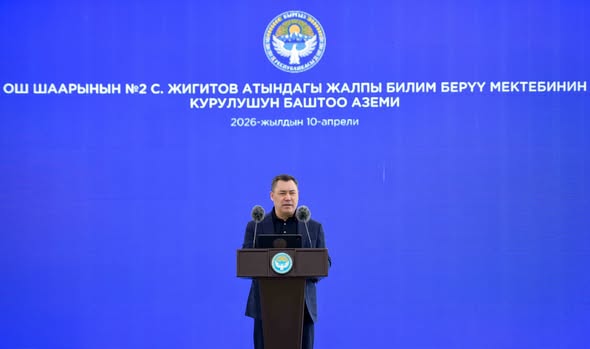 Садыр Жапаров: «Ошто 16 мектепте 3 смен, ал эми 51 мектепте 2 смен менен окушат»