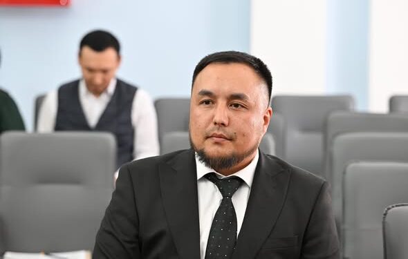 БШК № 19 шайлоо округу боюнча Улан Сариевди Жогорку Кеӊештин шайланган депутаты деп тааныды