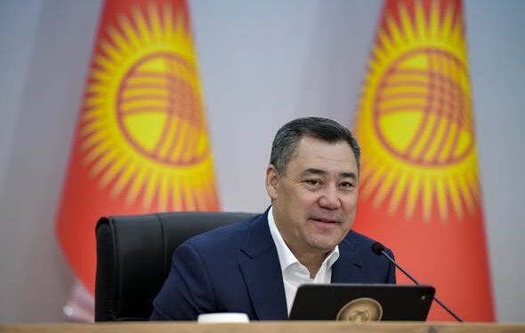 Президент: «Ноокатта 5 жылда 123 чакырым жолго асфальт басылыптыр. Дагы 91 чакырым жолдун оңдоп-түзөө иштери башталат»