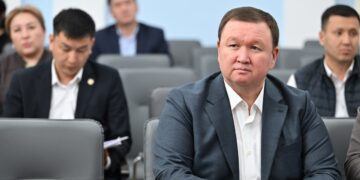 БШК №21 шайлоо округу боюнча Мирлан Жээнчороевди Жогорку Кеӊештин шайланган депутаты деп тааныды