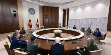 Садыр Жапаров ШКУга мүчө-мамлекеттердин коргоо ведомстволорунун жетекчилерин кабыл алды