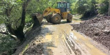 Аксыда сел алган жолдун бир тарабы ачылды