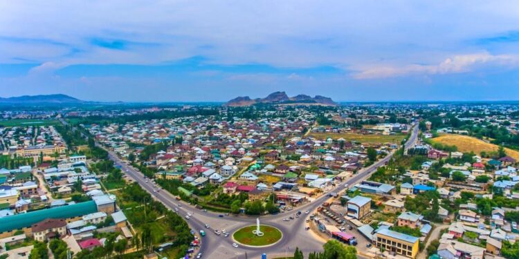 Ош шаарында 6-кабаттан студент кыз боюн таштаган, учурда жандандыруу бөлүмүндө дарыланууда