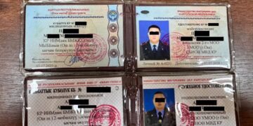 ИИМдин БМЖКККнын бөлүм башчысы жана оперативдүү кызматкери пара талап кылуу жана опузалоо фактысы боюнча кармалды