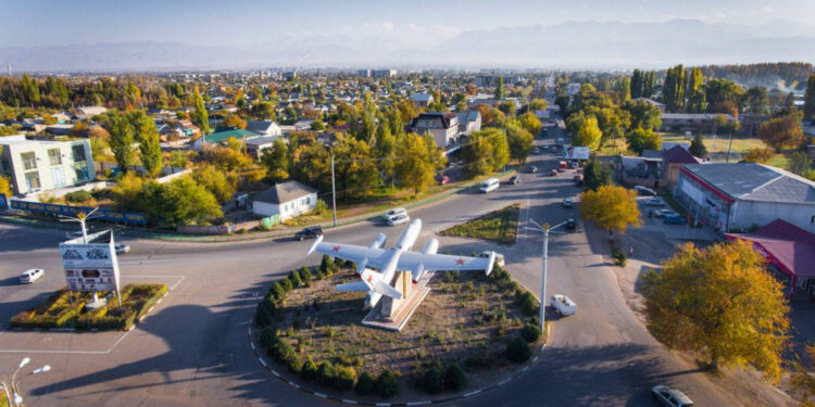 Токмоктогу окуучу кызга байланыштуу окуя. Бул иш агартуу министринин жеке көзөмөлүндө